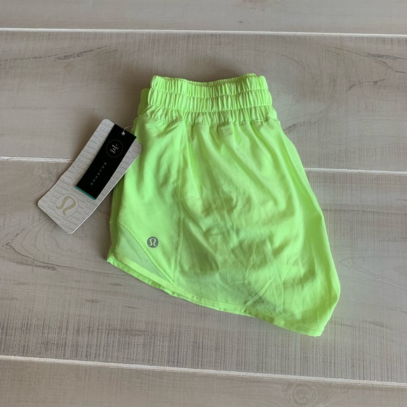 lululemon athletica Pants - NWT Lululemon Hotty Hot Shorts 2.5” inseam